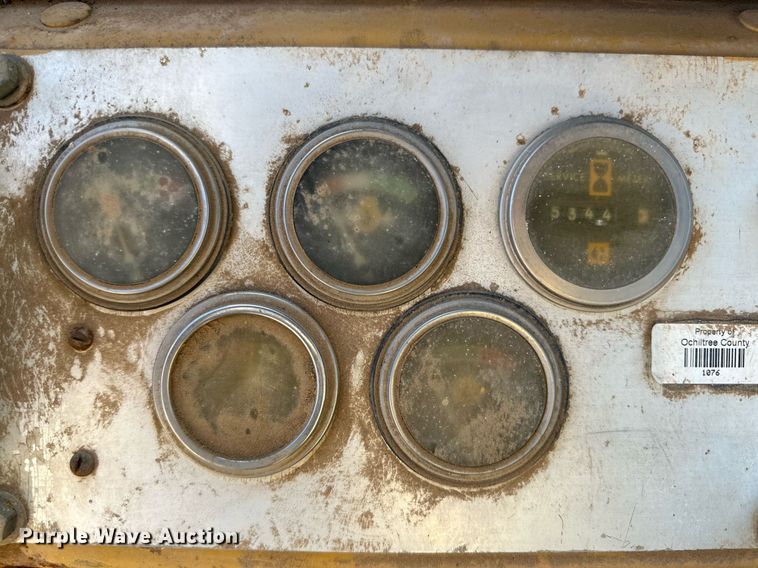 image for item DQ1586 1982 Caterpillar 930  wheel loader