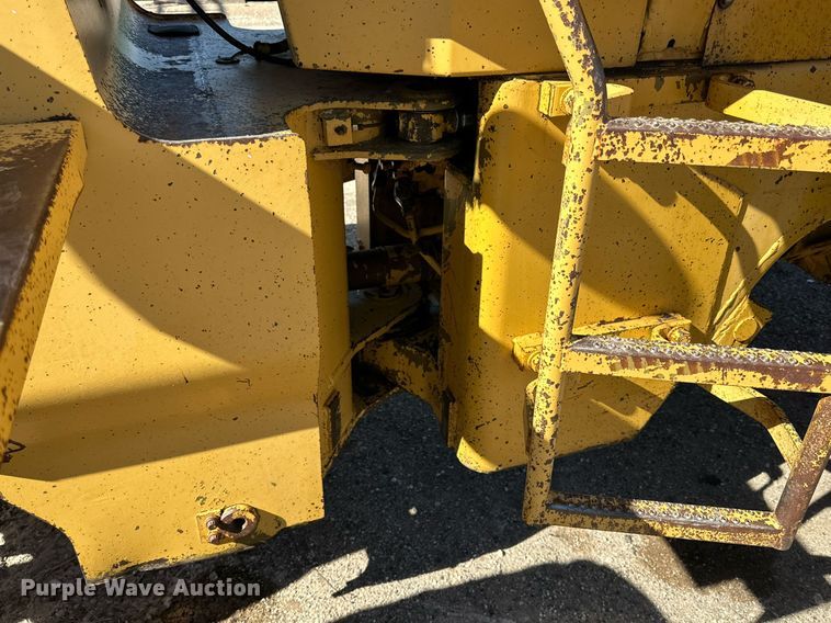 image for item DQ1586 1982 Caterpillar 930  wheel loader