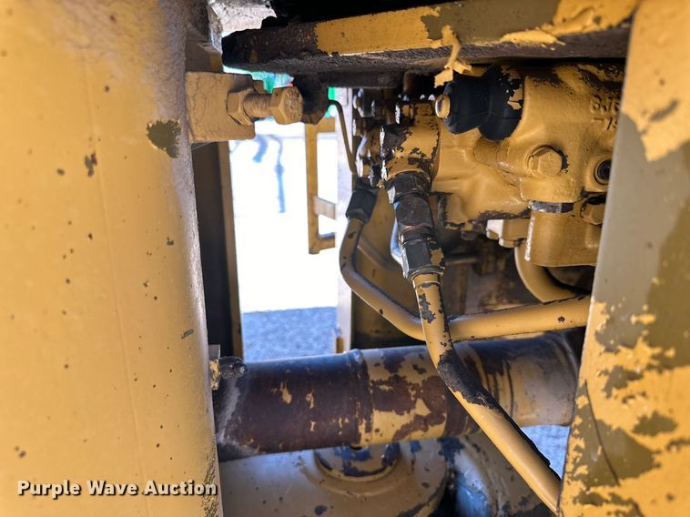 image for item DQ1586 1982 Caterpillar 930  wheel loader