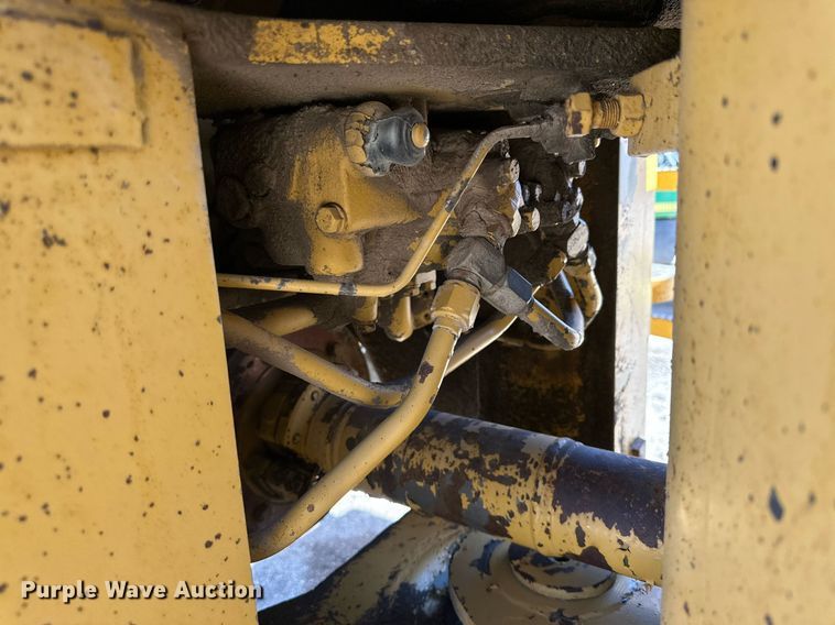 image for item DQ1586 1982 Caterpillar 930  wheel loader