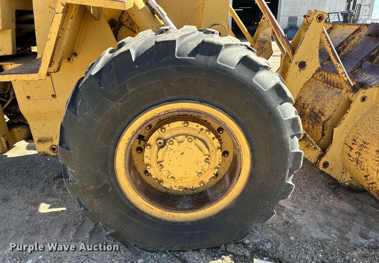 image for item DQ1586 1982 Caterpillar 930  wheel loader