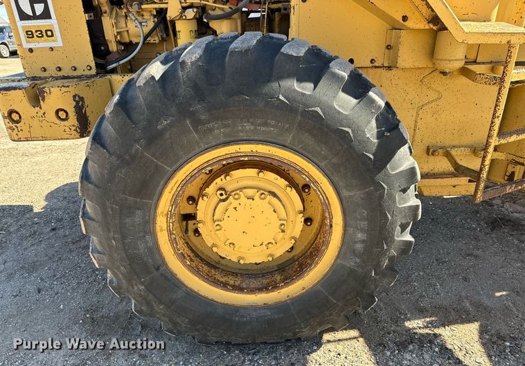 image for item DQ1586 1982 Caterpillar 930  wheel loader