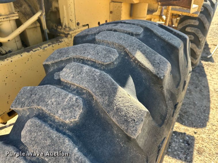 image for item DQ1586 1982 Caterpillar 930  wheel loader