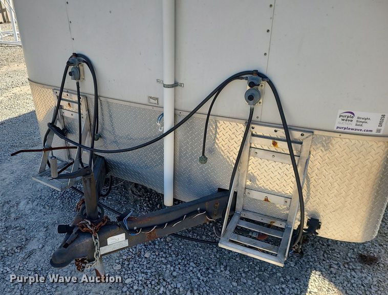 image for item DR5258 2005 Forest River concession trailer