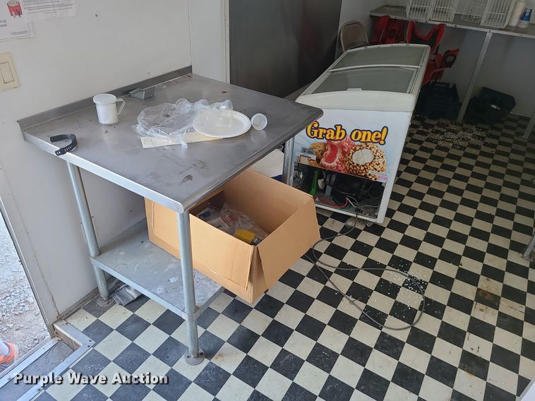 image for item DR5258 2005 Forest River concession trailer