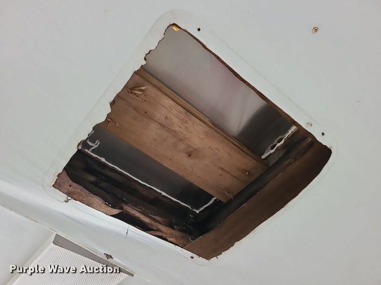 image for item DR5258 2005 Forest River concession trailer