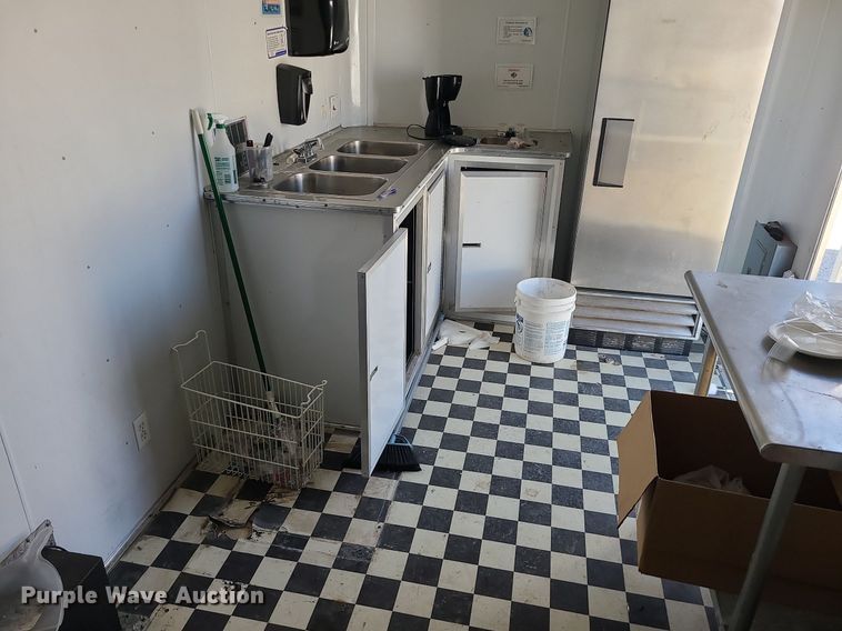 image for item DR5258 2005 Forest River concession trailer