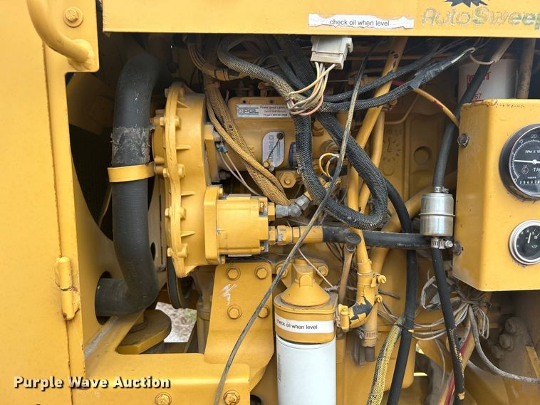 image for item EG0190 1997 Vermeer SC1102 stump grinder