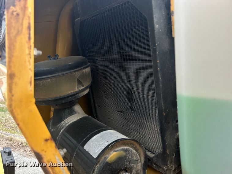 image for item EG0190 1997 Vermeer SC1102 stump grinder