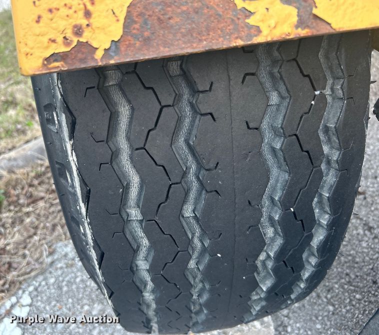 image for item EG0190 1997 Vermeer SC1102 stump grinder