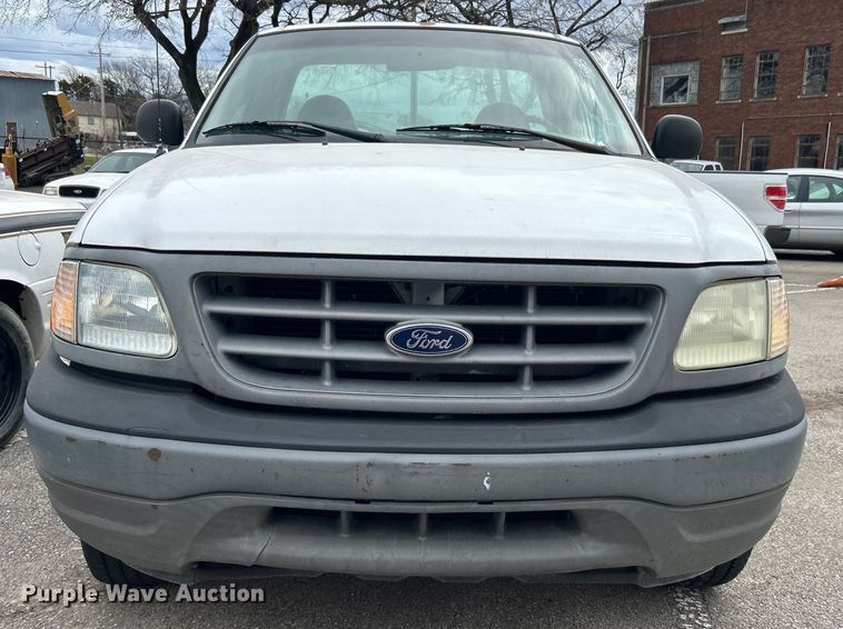 image for item EG0198 2002 Ford F150 pickup truck