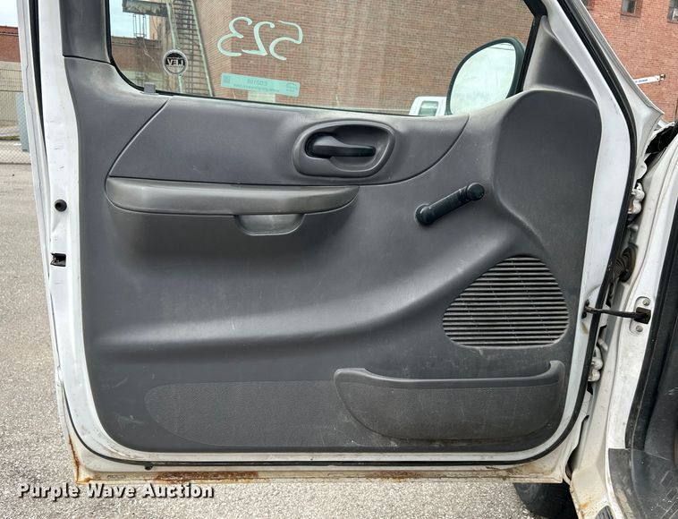 image for item EG0198 2002 Ford F150 pickup truck