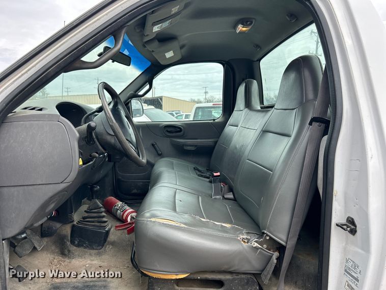 image for item EG0198 2002 Ford F150 pickup truck