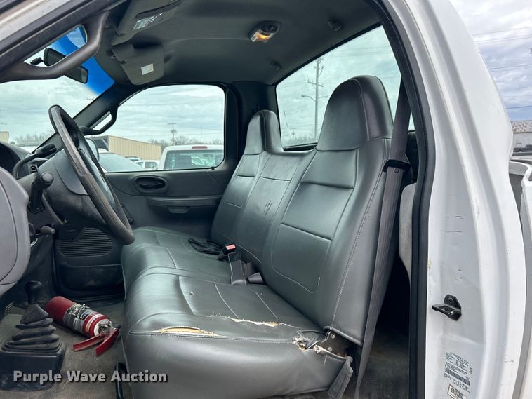 image for item EG0198 2002 Ford F150 pickup truck