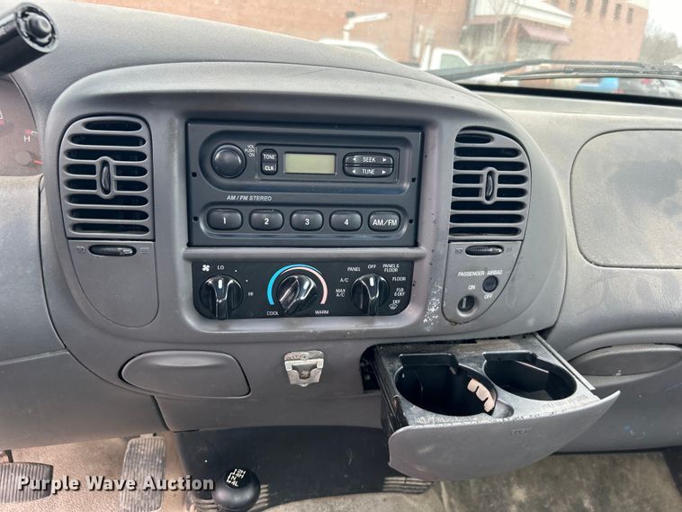 image for item EG0198 2002 Ford F150 pickup truck