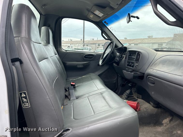 image for item EG0198 2002 Ford F150 pickup truck