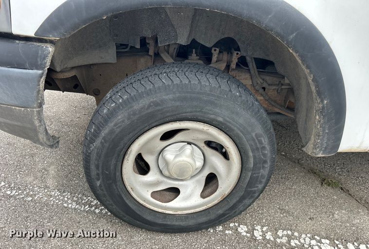 image for item EG0198 2002 Ford F150 pickup truck