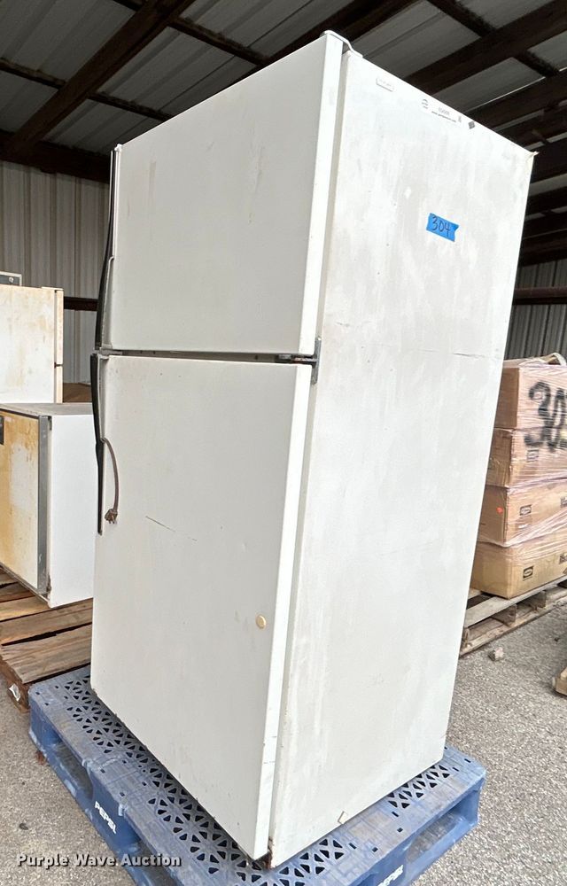 image for item EG0209 (4) refrigerators