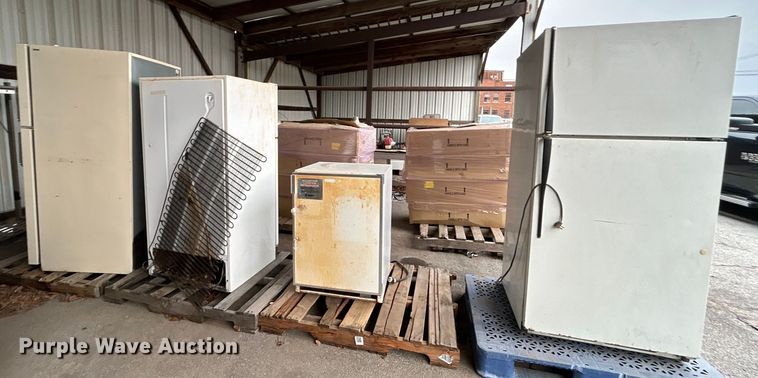 image for item EG0209 (4) refrigerators