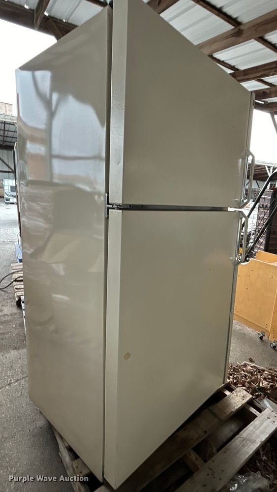 image for item EG0209 (4) refrigerators