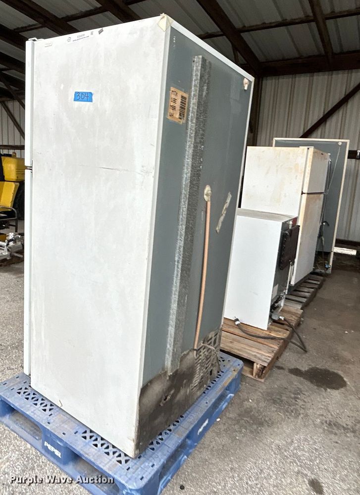 image for item EG0209 (4) refrigerators