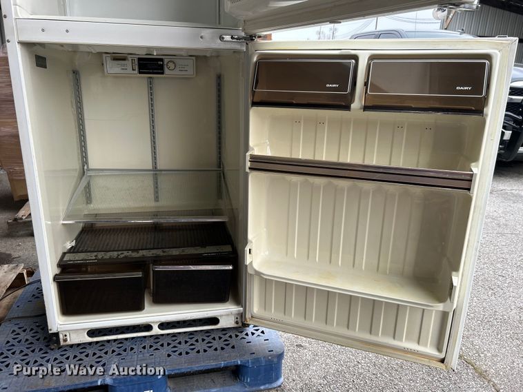 image for item EG0209 (4) refrigerators