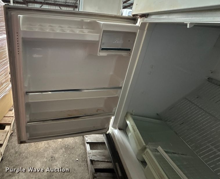 image for item EG0209 (4) refrigerators