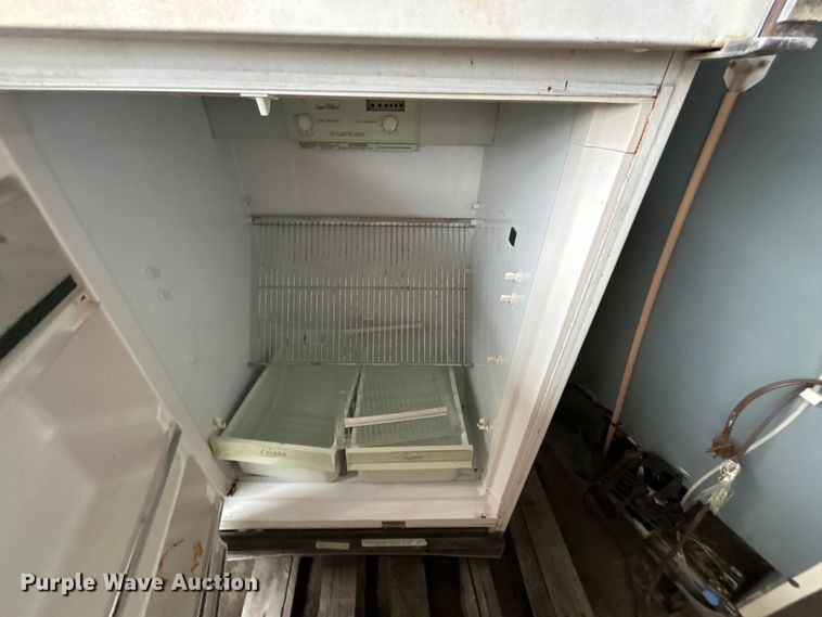 image for item EG0209 (4) refrigerators