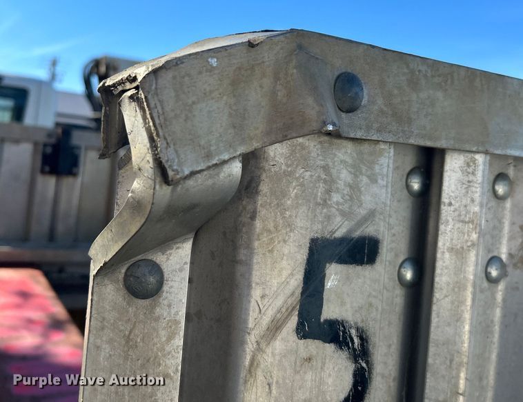 image for item EG0233 (4) Speed Shore trench boxes 