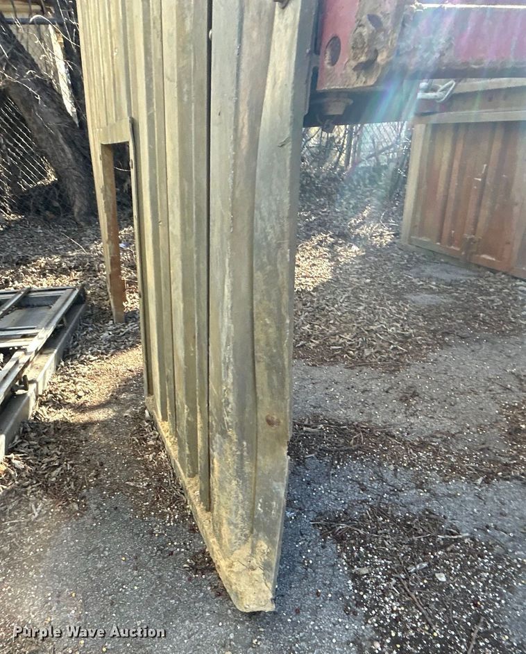 image for item EG0233 (4) Speed Shore trench boxes 