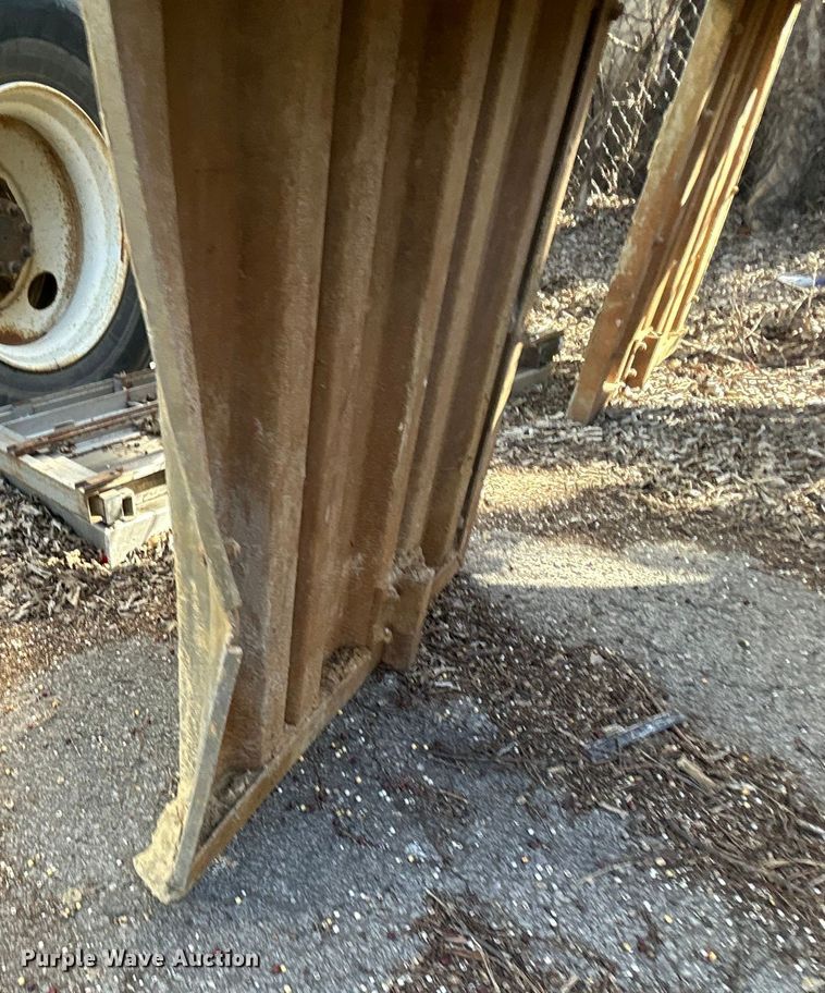 image for item EG0233 (4) Speed Shore trench boxes 