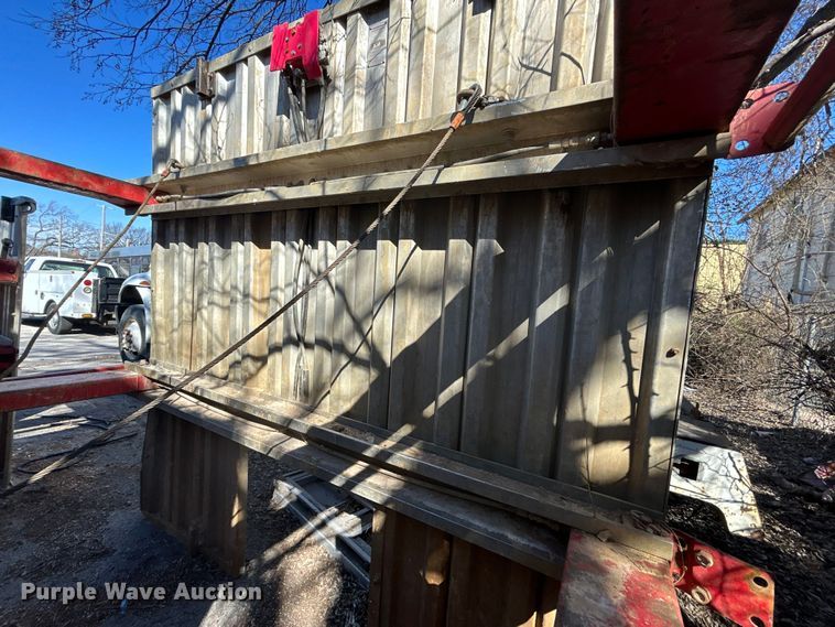 image for item EG0233 (4) Speed Shore trench boxes 