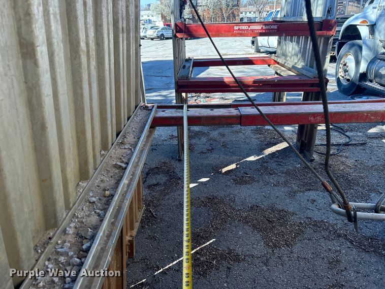 image for item EG0233 (4) Speed Shore trench boxes 