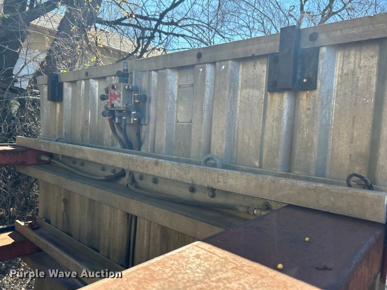 image for item EG0233 (4) Speed Shore trench boxes 