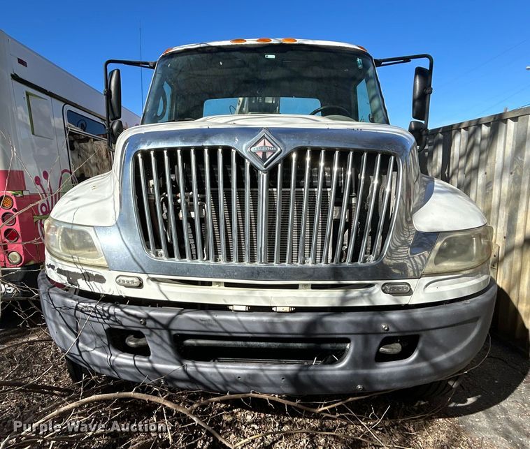 image for item EG0234 2008 International 4400 SBA dump truck