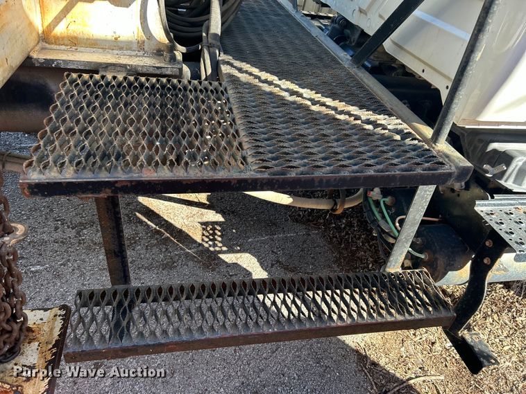 image for item EG0234 2008 International 4400 SBA dump truck