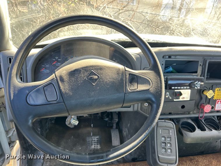 image for item EG0234 2008 International 4400 SBA dump truck