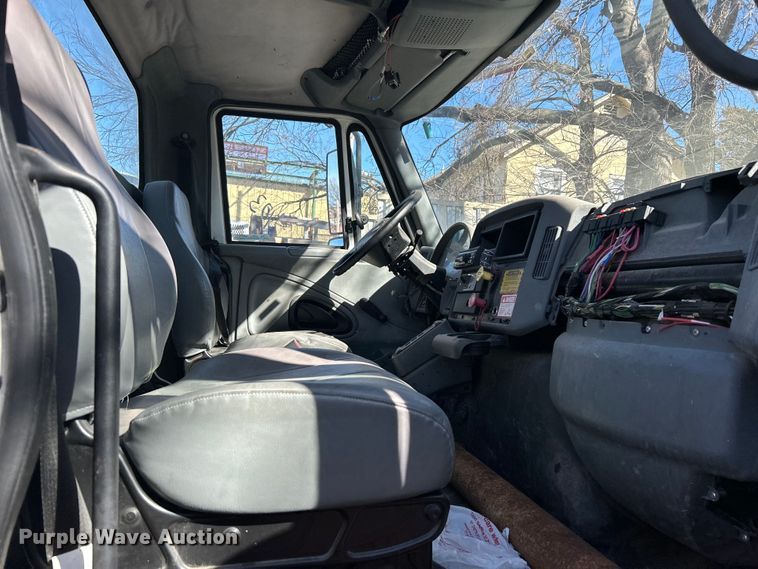 image for item EG0234 2008 International 4400 SBA dump truck