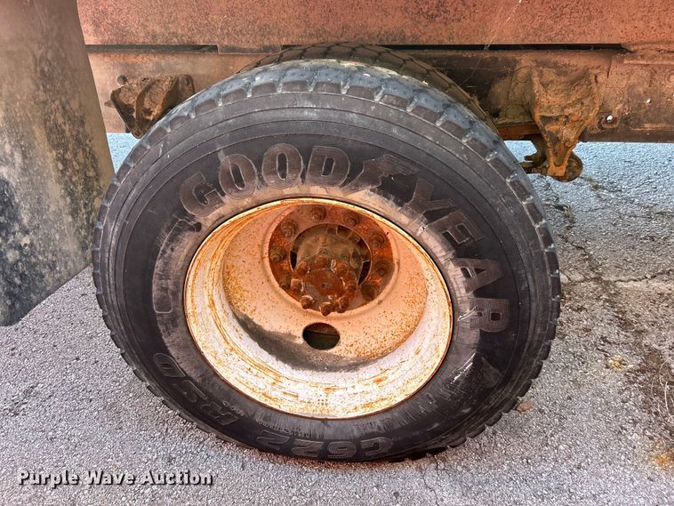 image for item EG0234 2008 International 4400 SBA dump truck