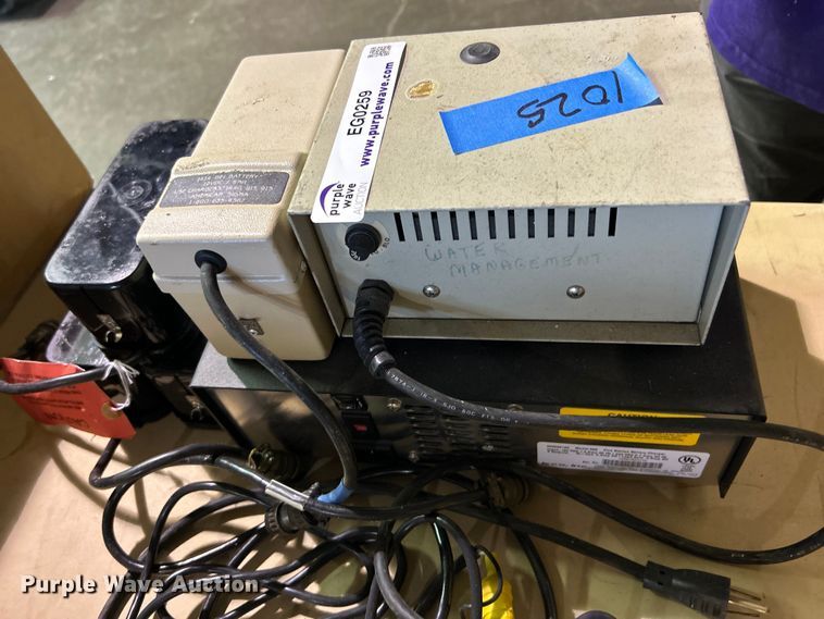 image for item EG0259 ISCO 965 Five-Station battery charger