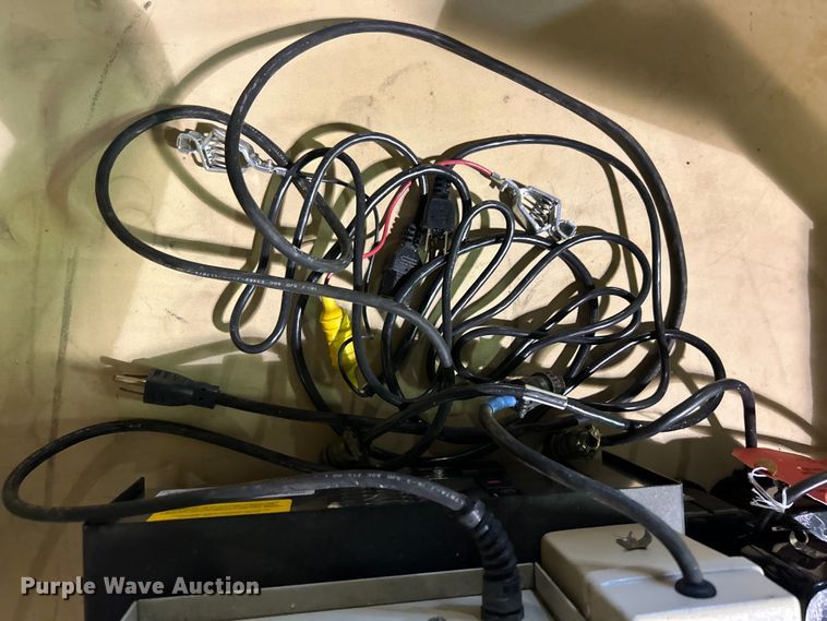 image for item EG0259 ISCO 965 Five-Station battery charger