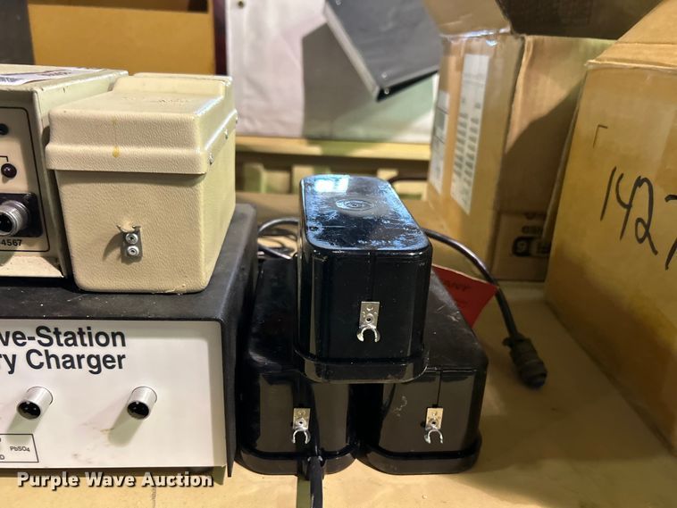 image for item EG0259 ISCO 965 Five-Station battery charger