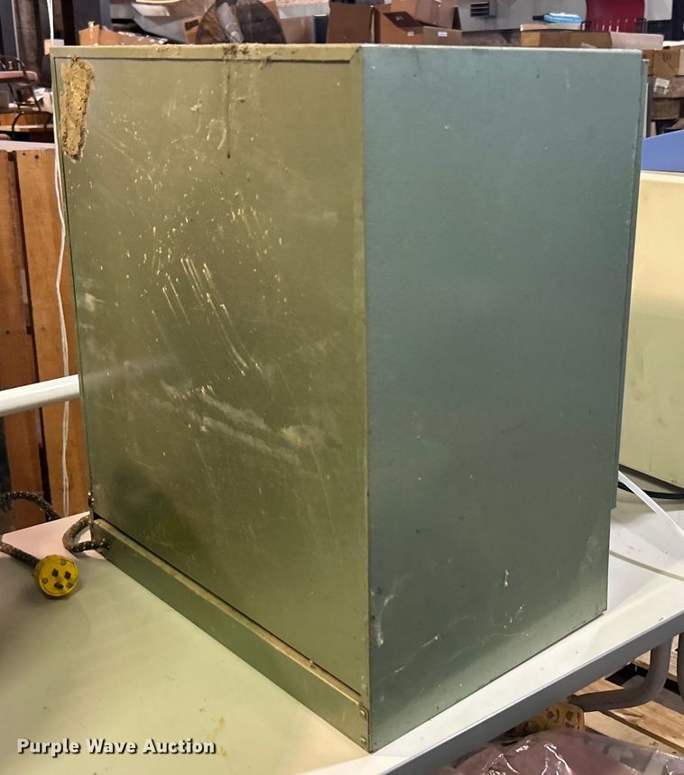 image for item EG0264 Grieve Corp LW200 laboratory oven