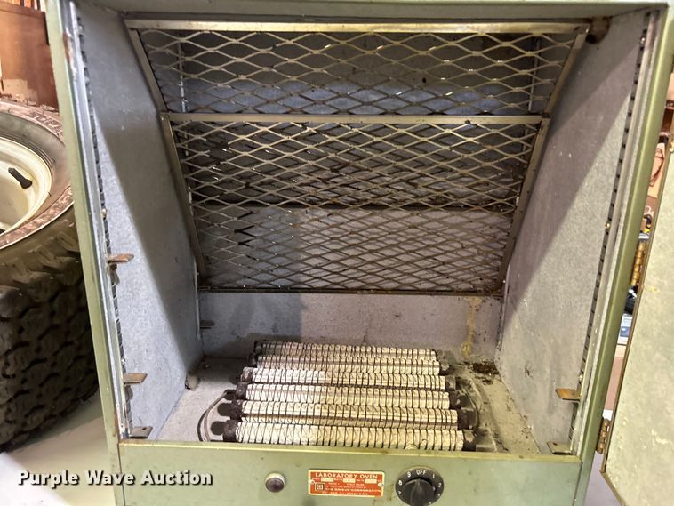 image for item EG0264 Grieve Corp LW200 laboratory oven