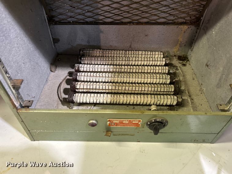 image for item EG0264 Grieve Corp LW200 laboratory oven