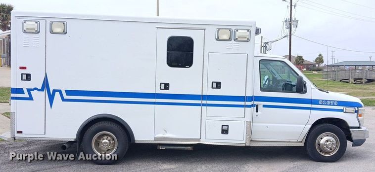image for item EH3843 2009 Ford E450 ambulance