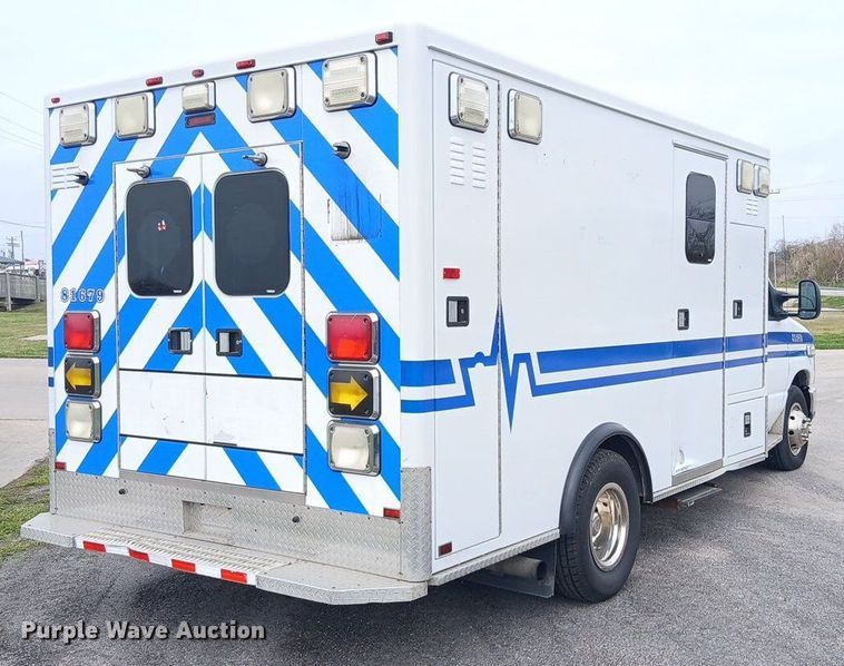 image for item EH3843 2009 Ford E450 ambulance