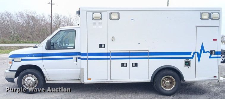 image for item EH3843 2009 Ford E450 ambulance