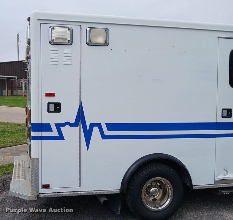 image for item EH3843 2009 Ford E450 ambulance