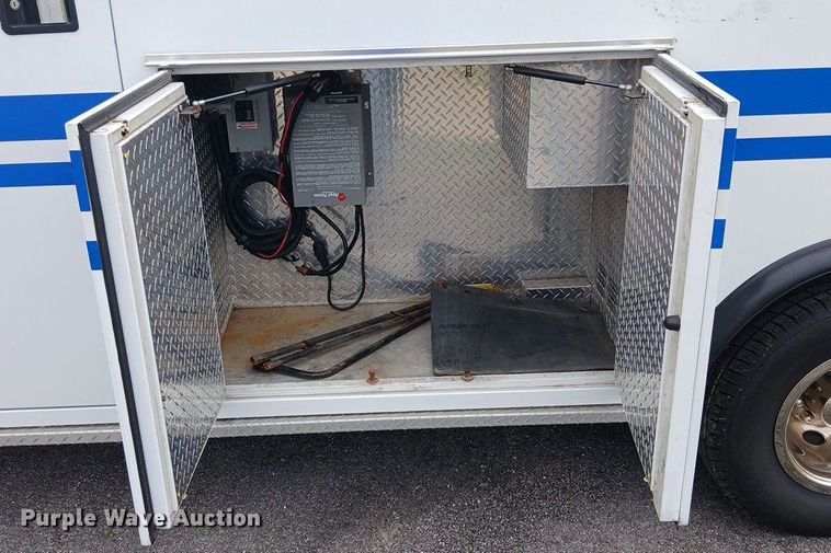 image for item EH3843 2009 Ford E450 ambulance
